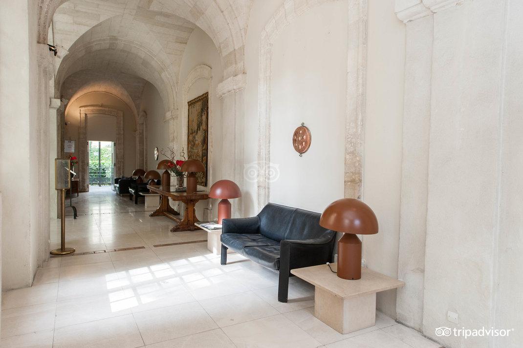 Cloitre Saint Louis Hotel 4*