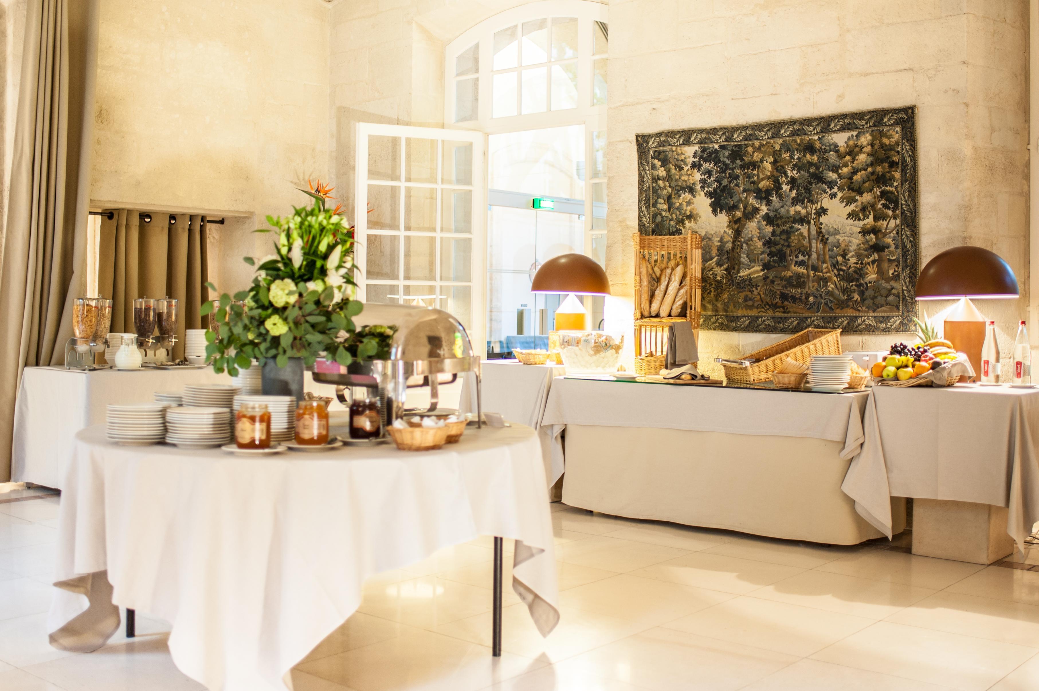 Cloitre Saint Louis 4*
