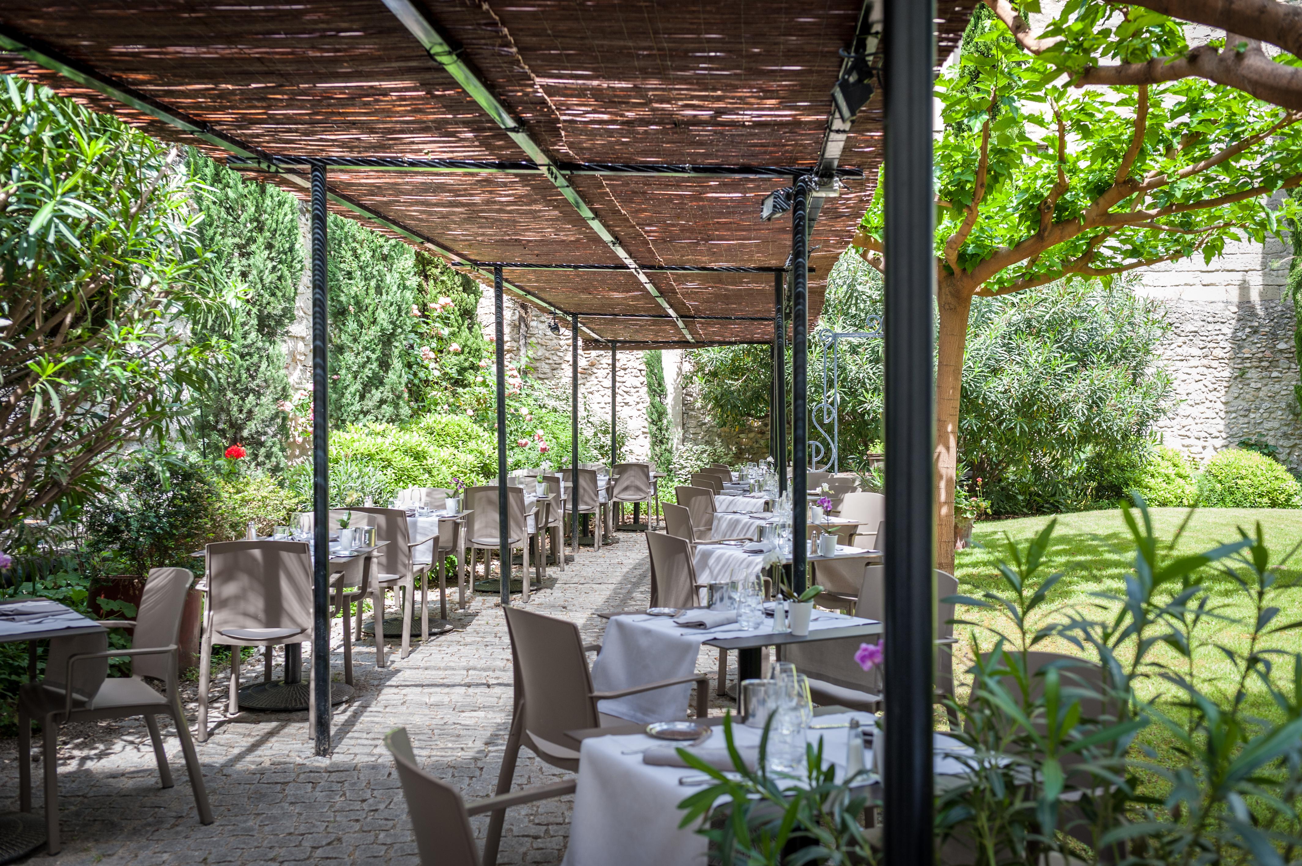 Hotel Cloitre Saint Louis 4*