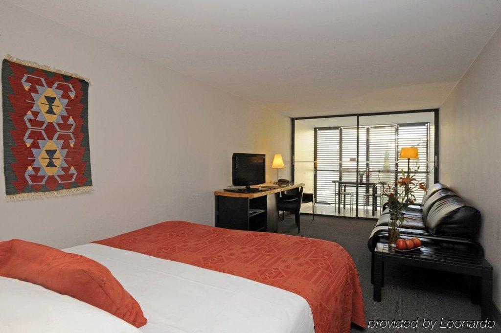 Cloitre Saint Louis Hotel 4*
